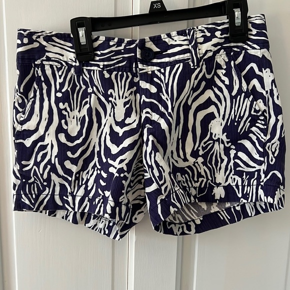 Lilly Pulitzer Pants - Lilly Pulitzer Navy & White Shorts Callahan 00 short